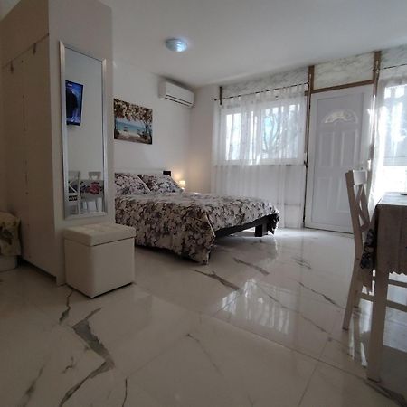 Studio-Apartman Ella Poreč Zewnętrze zdjęcie