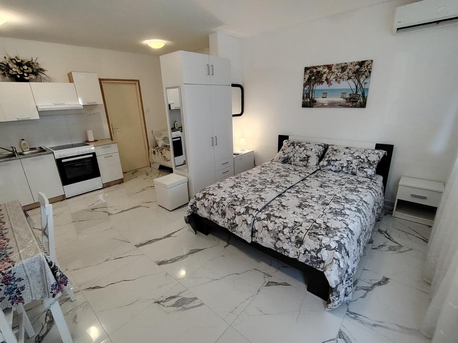 Studio-Apartman Ella Poreč Zewnętrze zdjęcie